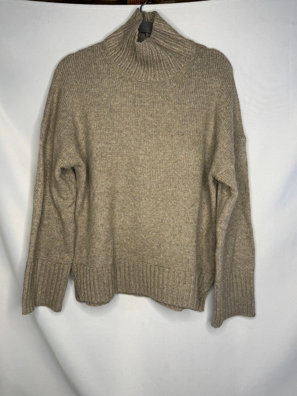Abercrombie Fitch Womens Small Beige Knit Turtleneck Oversized Sweater Side Slit
